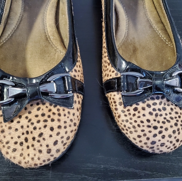 Suede ballet flats in cheetah print, bow detail - Picture 3 of 6